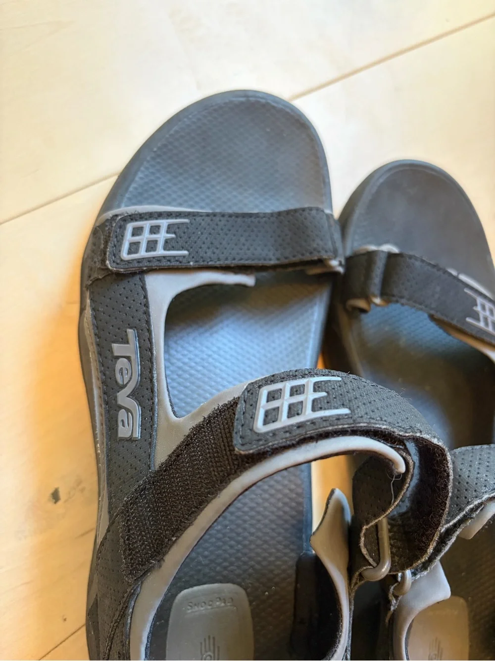 Teva Minam Men’s Hiking Sandals Size 10 Black Adjustable Strap Velcro Rubber